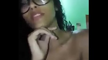 Bucetinhas pequenas e raspadinha no sexo striptiese