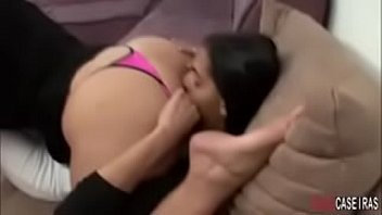 Sexo lésbica brasileiro lambendo o cu