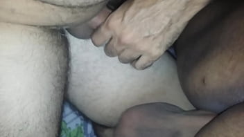 Casal bi fazendo sexo anal