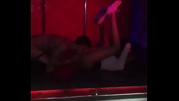 Boates de strip com sexo no palco