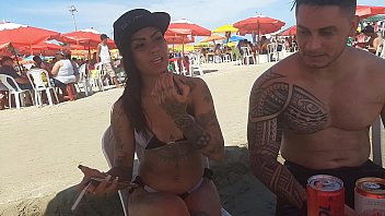 Excitante sexo anal na praia do abrico