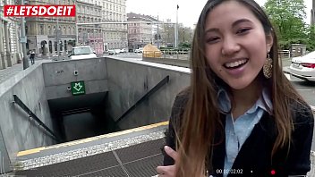 Asian teen has public sex