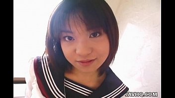 Tres estudantes japonesas fazendo sexo