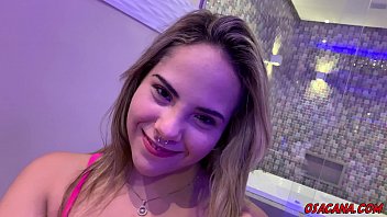 Loirinha linda brasileira que adora sexo anal
