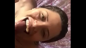 Loira novinha sexo oral