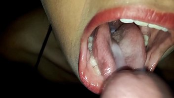 Como simular sexo oral na boceta