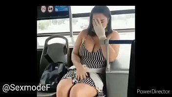 Sexo asiático no ônibus
