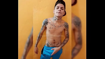 Homens sexo gay favelados tatuados magrinhos