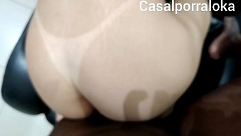 Sexo oral bolinhas brancas no fundo da garganta