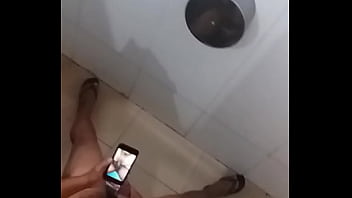 Video sexo gay brasileiro enteado flagra padrasto tocando punheta