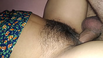 Sexo roludo com buceta peluda