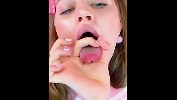 Como cortar freio da língua fazendo sexo oral