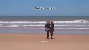 Cena de sexo orgia na praia