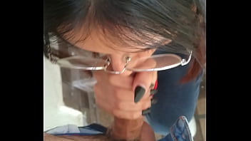 Coreanos da garganta funda fazendo sexo oral em negros dotados
