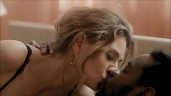 Filme sexo brasileirinhas bombom transando na mesa cabelo azul