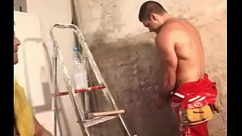 Pedreiros gays brasileiros fazendo sexo