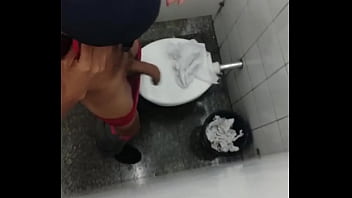 Sexo gay banheiro flagra