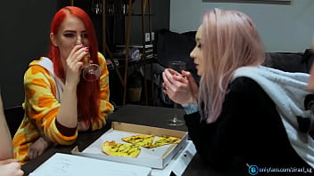 Lesbian sex with 3 fingers