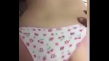 Menina calcinha estufada sexo