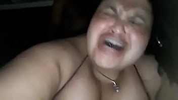 Mulher gorda gemendo e gosando muito fasendo sexo anal