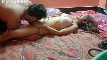 Desi young boy and girl hot night sex