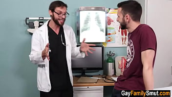 Video de sexo medico gay carícia