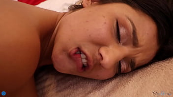Video de sexo anal com novinha preta chorando de dor