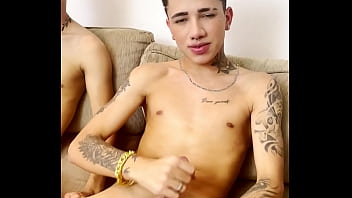 Videos de sexo com gay brasileiras de calcinhas e maquiado