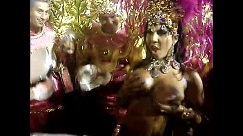 Mulheres que utilizaram tapa sexo no carnaval