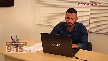 Sexo gay na entrevista de emprego brasileiro