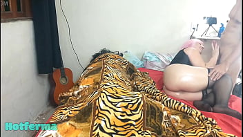 Mae fazendo sexo com criança dormindo
