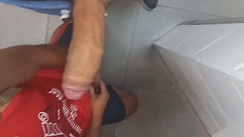 Video sexo gay amador banheiro do metro