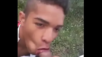 Sexo gay bizarri hotgozando na boca sem avisar