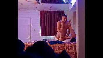 Sexo invadindo quarto de hotel