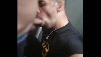 Vi o pau do meu pai sexo gay