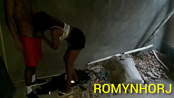 Cintia traindo na favela