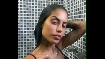 Tati zaqui sexo agua na boca