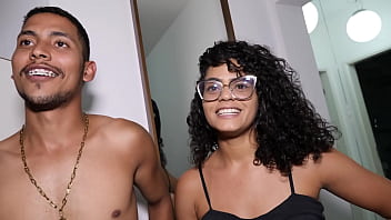Garotinha da favela brasileira chora no sexo amador
