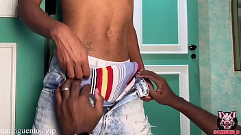 Sexo gay na favela brutal