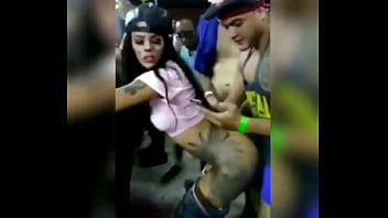 Americano em festa brasileira sexo carnaval