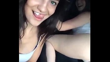 Duas novinhas safadas fazendo sexo na webcam