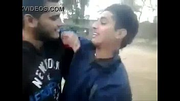 Video de sexo entre dois gays punhetando