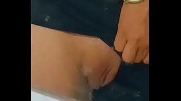 Colocando o short de ladinho é levando pika